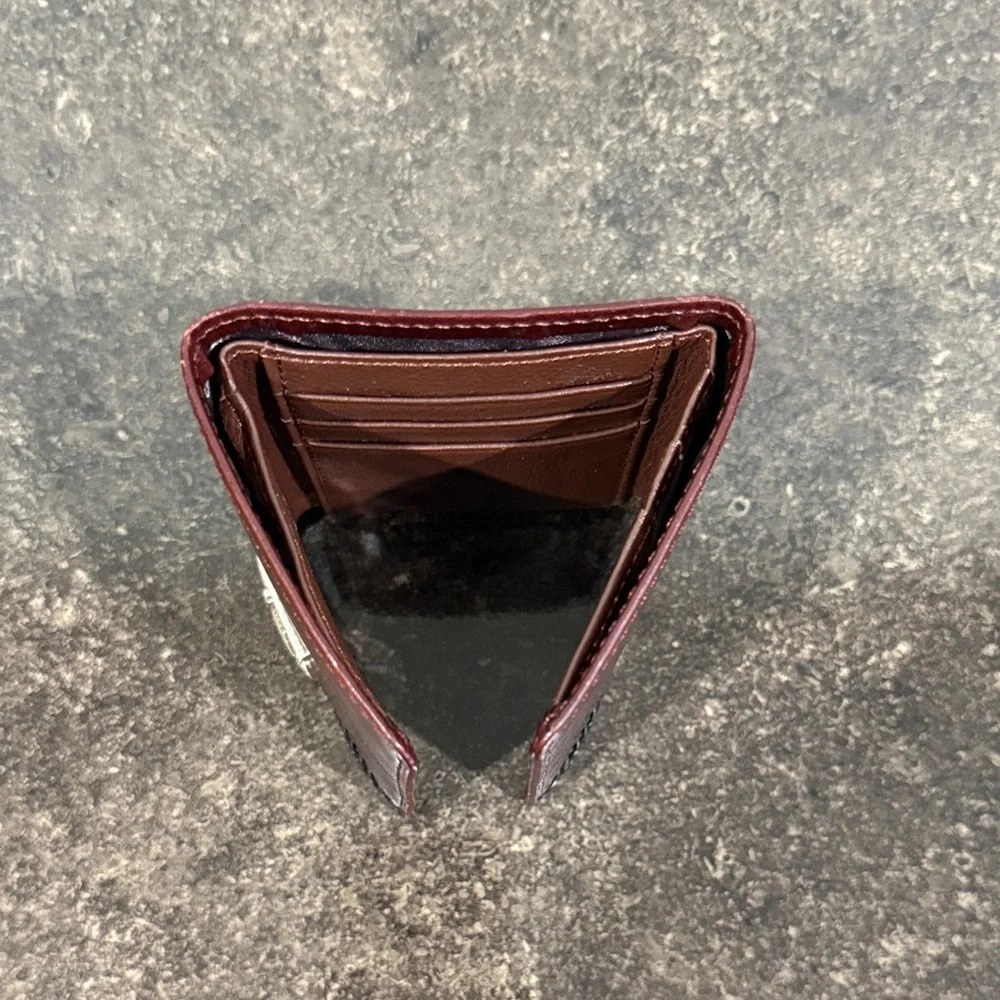 Brighton Men's Distressed Brown Leather Triflold‎ Wallet w/ Silver Metal Golfer